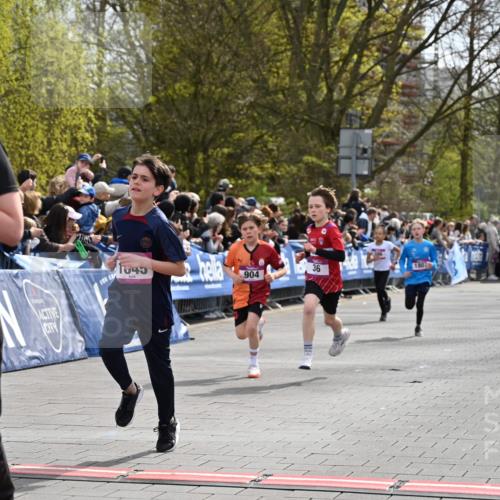 12.04.2026 - 45. Internationalen Wilhelmsburger Insellauf J. Mangold http://msf.ph/oto/9523764 12.04.2026 14:49:00 Ziel 49, 424, 70, 381, 906, 1045, 36, 904, 1807 meine-sportfotos.de