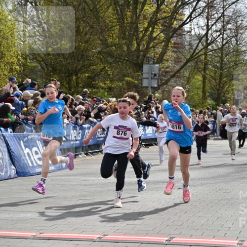 12.04.2026 - 45. Internationalen Wilhelmsburger Insellauf J. Mangold http://msf.ph/oto/9523848 12.04.2026 14:49:12 Ziel 373, 38, 1804, 1836, 5015, 876, 1816, 1815, 428, 385, 371, 433, 487, 887, 73, 1805, 591 meine-sportfotos.de