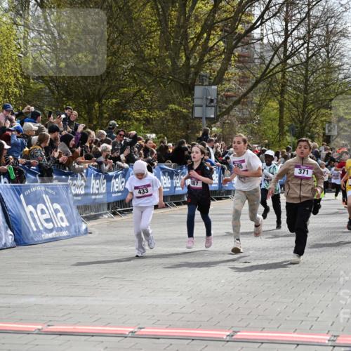 12.04.2026 - 45. Internationalen Wilhelmsburger Insellauf J. Mangold http://msf.ph/oto/9523858 12.04.2026 14:49:14 Ziel 1804, 1836, 5015, 876, 1816, 1815, 428, 385, 371, 433, 487, 887, 73, 1805, 591 meine-sportfotos.de
