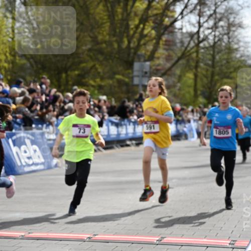 12.04.2026 - 45. Internationalen Wilhelmsburger Insellauf J. Mangold http://msf.ph/oto/9523878 12.04.2026 14:49:16 Ziel 876, 1816, 1815, 428, 385, 371, 433, 487, 887, 73, 1805, 591, 1043, 101 meine-sportfotos.de