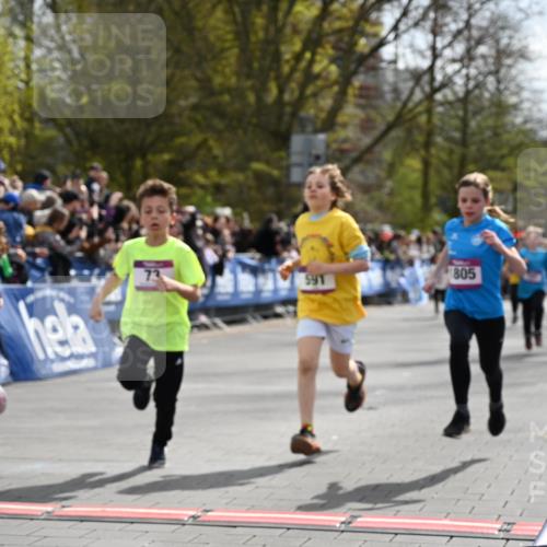 12.04.2026 - 45. Internationalen Wilhelmsburger Insellauf J. Mangold http://msf.ph/oto/9523879 12.04.2026 14:49:16 Ziel 876, 1816, 1815, 428, 385, 371, 433, 487, 887, 73, 1805, 591, 1043, 101 meine-sportfotos.de