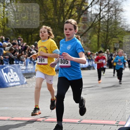 12.04.2026 - 45. Internationalen Wilhelmsburger Insellauf J. Mangold http://msf.ph/oto/9523882 12.04.2026 14:49:16 Ziel 876, 1816, 1815, 428, 385, 371, 433, 487, 887, 73, 1805, 591, 1043, 101 meine-sportfotos.de