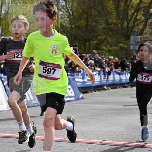 12.04.2026 - 45. Internationalen Wilhelmsburger Insellauf J. Mangold http://msf.ph/oto/9523913 12.04.2026 14:49:23 Ziel 1043, 101, 1063, 1048, 601, 418, 684, 597, 1823, 375, 2, 896, 372, 1055, 51, 693, 1817, 100 meine-sportfotos.de