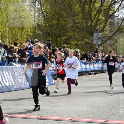 12.04.2026 - 45. Internationalen Wilhelmsburger Insellauf J. Mangold http://msf.ph/oto/9523943 12.04.2026 14:49:28 Ziel 2, 896, 372, 1055, 51, 693, 1817, 100, 855, 897, 353, 666, 1827, 378, 17, 501, 586 meine-sportfotos.de