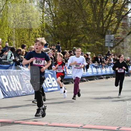 12.04.2026 - 45. Internationalen Wilhelmsburger Insellauf J. Mangold http://msf.ph/oto/9523945 12.04.2026 14:49:28 Ziel 2, 896, 372, 1055, 51, 693, 1817, 100, 855, 897, 353, 666, 1827, 378, 17, 501, 586 meine-sportfotos.de