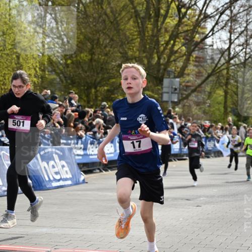 12.04.2026 - 45. Internationalen Wilhelmsburger Insellauf J. Mangold http://msf.ph/oto/9523956 12.04.2026 14:49:30 Ziel 896, 372, 1055, 51, 693, 1817, 100, 855, 897, 353, 666, 1827, 378, 17, 501, 586, 1809, 440, 881 meine-sportfotos.de