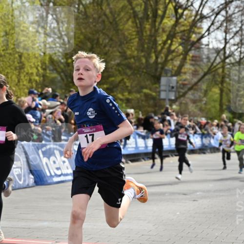 12.04.2026 - 45. Internationalen Wilhelmsburger Insellauf J. Mangold http://msf.ph/oto/9523958 12.04.2026 14:49:30 Ziel 896, 372, 1055, 51, 693, 1817, 100, 855, 897, 353, 666, 1827, 378, 17, 501, 586, 1809, 440, 881 meine-sportfotos.de