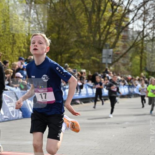 12.04.2026 - 45. Internationalen Wilhelmsburger Insellauf J. Mangold http://msf.ph/oto/9523959 12.04.2026 14:49:30 Ziel 896, 372, 1055, 51, 693, 1817, 100, 855, 897, 353, 666, 1827, 378, 17, 501, 586, 1809, 440, 881 meine-sportfotos.de