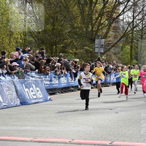 12.04.2026 - 45. Internationalen Wilhelmsburger Insellauf J. Mangold http://msf.ph/oto/9523975 12.04.2026 14:49:34 Ziel 17, 501, 586, 1809, 440, 881, 348, 602, 627, 458, 161, 542, 1842, 894 meine-sportfotos.de
