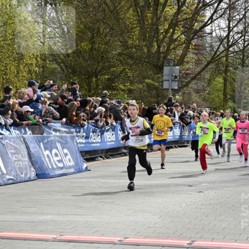 12.04.2026 - 45. Internationalen Wilhelmsburger Insellauf J. Mangold http://msf.ph/oto/9523978 12.04.2026 14:49:34 Ziel 17, 501, 586, 1809, 440, 881, 348, 602, 627, 458, 161, 542, 1842, 894 meine-sportfotos.de