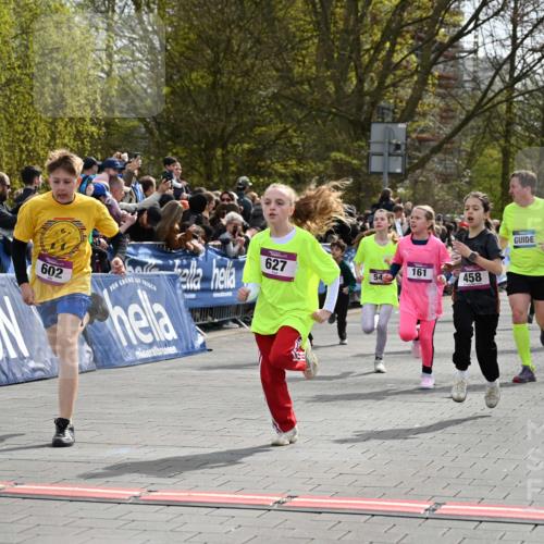 12.04.2026 - 45. Internationalen Wilhelmsburger Insellauf J. Mangold http://msf.ph/oto/9523983 12.04.2026 14:49:36 Ziel 586, 1809, 440, 881, 348, 602, 627, 458, 161, 542, 1842, 894, 882, 652, 1818, 867 meine-sportfotos.de