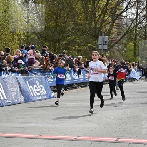 12.04.2026 - 45. Internationalen Wilhelmsburger Insellauf J. Mangold http://msf.ph/oto/9524019 12.04.2026 14:49:41 Ziel 458, 161, 542, 1842, 894, 882, 652, 1818, 867, 377, 879, 1839, 401, 1812, 106, 169, 1 meine-sportfotos.de