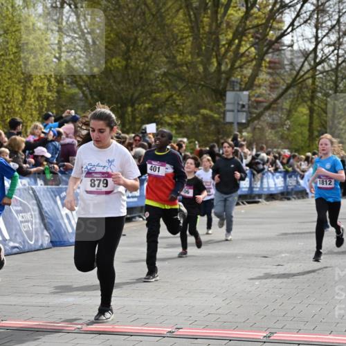 12.04.2026 - 45. Internationalen Wilhelmsburger Insellauf J. Mangold http://msf.ph/oto/9524029 12.04.2026 14:49:42 Ziel 161, 542, 1842, 894, 882, 652, 1818, 867, 377, 879, 1839, 401, 1812, 106, 169, 1, 1813 meine-sportfotos.de