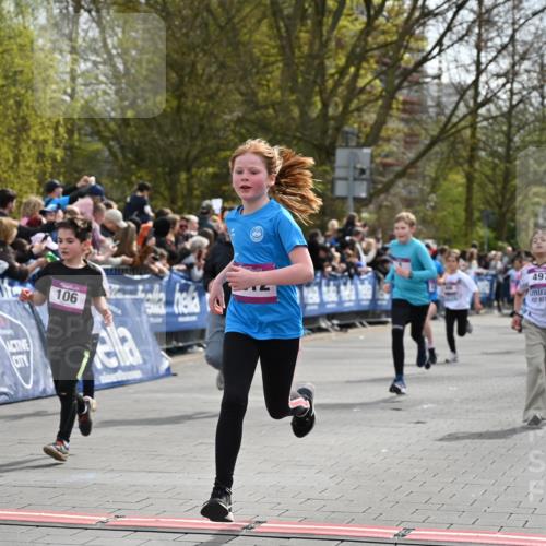 12.04.2026 - 45. Internationalen Wilhelmsburger Insellauf J. Mangold http://msf.ph/oto/9524039 12.04.2026 14:49:44 Ziel 867, 377, 879, 1839, 401, 1812, 106, 169, 1, 1813, 497, 1808, 406, 1811, 367 meine-sportfotos.de