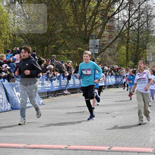 12.04.2026 - 45. Internationalen Wilhelmsburger Insellauf J. Mangold http://msf.ph/oto/9524042 12.04.2026 14:49:45 Ziel 377, 879, 1839, 401, 1812, 106, 169, 1, 1813, 497, 1808, 406, 1811, 367, 1830 meine-sportfotos.de