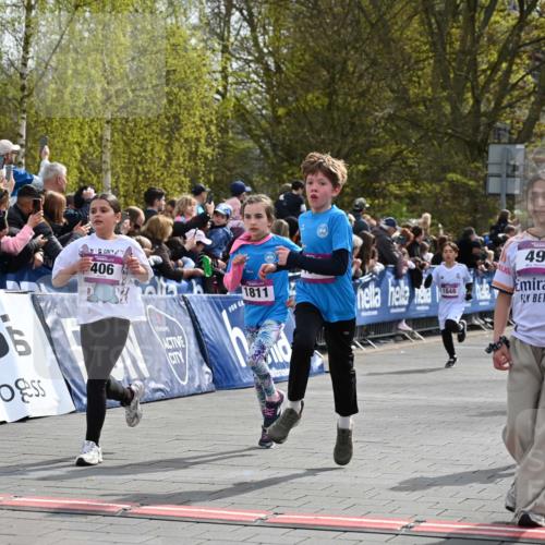 12.04.2026 - 45. Internationalen Wilhelmsburger Insellauf J. Mangold http://msf.ph/oto/9524060 12.04.2026 14:49:47 Ziel 401, 1812, 106, 169, 1, 1813, 497, 1808, 406, 1811, 367, 1830, 1848, 439 meine-sportfotos.de