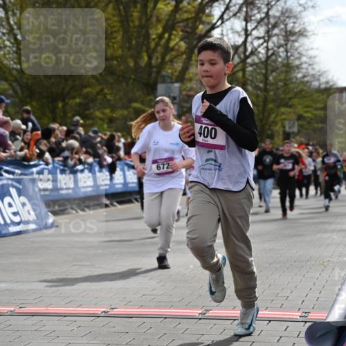 12.04.2026 - 45. Internationalen Wilhelmsburger Insellauf J. Mangold http://msf.ph/oto/9524120 12.04.2026 14:50:01 Ziel 402, 451, 608, 466, 878, 849, 861, 875, 572, 336, 1036, 1847, 400, 672, 368, 898, 1039 meine-sportfotos.de