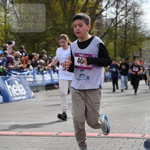12.04.2026 - 45. Internationalen Wilhelmsburger Insellauf J. Mangold http://msf.ph/oto/9524123 12.04.2026 14:50:02 Ziel 466, 878, 849, 861, 875, 572, 336, 1036, 1847, 400, 672, 368, 898, 1039, 901, 131 meine-sportfotos.de
