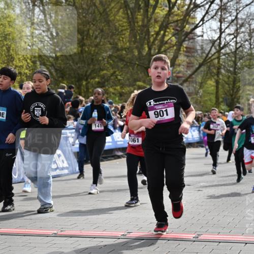 12.04.2026 - 45. Internationalen Wilhelmsburger Insellauf J. Mangold http://msf.ph/oto/9524144 12.04.2026 14:50:06 Ziel 672, 368, 898, 1039, 901, 131, 1061, 624, 1825, 141, 164, 113, 1845, 1849, 1810, 352, 902, 1814, 860 meine-sportfotos.de
