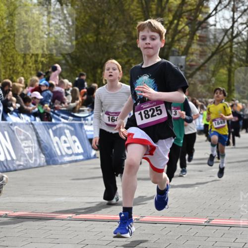 12.04.2026 - 45. Internationalen Wilhelmsburger Insellauf J. Mangold http://msf.ph/oto/9524148 12.04.2026 14:50:08 Ziel 898, 1039, 901, 131, 1061, 624, 1825, 141, 164, 113, 1845, 1849, 1810, 352, 902, 1814, 860, 854, 885, 1801, 138, 355, 856 meine-sportfotos.de