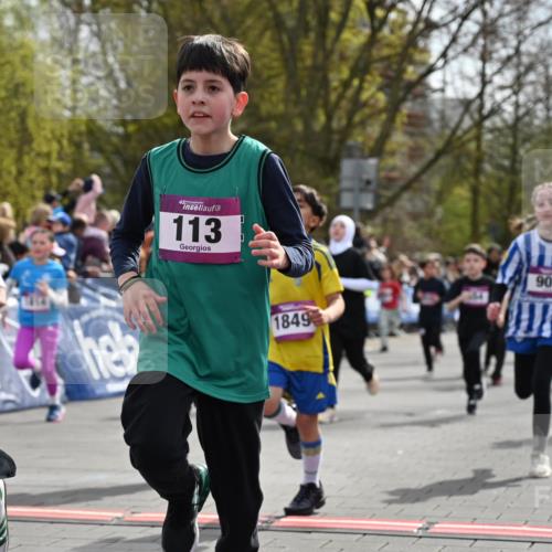 12.04.2026 - 45. Internationalen Wilhelmsburger Insellauf J. Mangold http://msf.ph/oto/9524159 12.04.2026 14:50:09 Ziel 898, 1039, 901, 131, 1061, 624, 1825, 141, 164, 113, 1845, 1849, 1810, 352, 902, 1814, 860, 854, 885, 1801, 138, 355, 856, 1038, 516, 445 meine-sportfotos.de