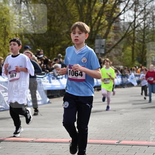 12.04.2026 - 45. Internationalen Wilhelmsburger Insellauf J. Mangold http://msf.ph/oto/9524205 12.04.2026 14:50:18 Ziel 395, 600, 168, 396, 871, 173, 369, 21, 403, 398, 1064, 667, 661, 1829, 561, 469, 397, 393, 376 meine-sportfotos.de