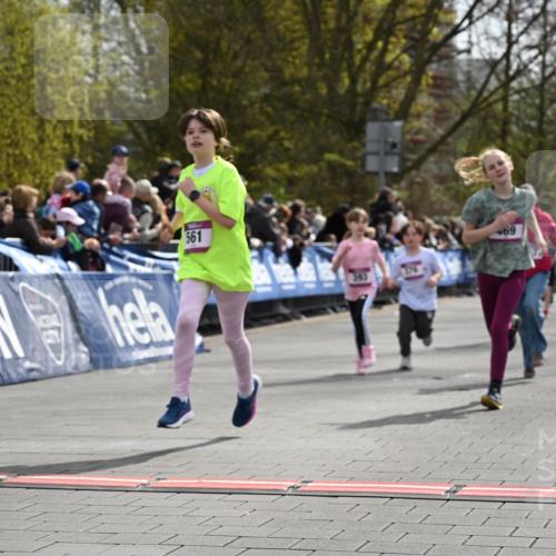 12.04.2026 - 45. Internationalen Wilhelmsburger Insellauf J. Mangold http://msf.ph/oto/9524216 12.04.2026 14:50:20 Ziel 173, 369, 21, 403, 398, 1064, 667, 661, 1829, 561, 469, 397, 393, 376, 890, 500, 1037, 335 meine-sportfotos.de