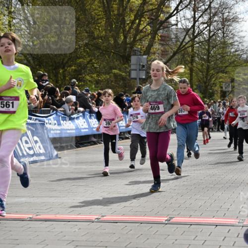 12.04.2026 - 45. Internationalen Wilhelmsburger Insellauf J. Mangold http://msf.ph/oto/9524217 12.04.2026 14:50:20 Ziel 173, 369, 21, 403, 398, 1064, 667, 661, 1829, 561, 469, 397, 393, 376, 890, 500, 1037, 335 meine-sportfotos.de