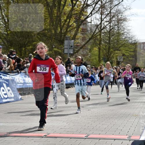 12.04.2026 - 45. Internationalen Wilhelmsburger Insellauf J. Mangold http://msf.ph/oto/9524250 12.04.2026 14:50:25 Ziel 397, 393, 376, 890, 500, 1037, 335, 370, 345, 429, 905, 461, 475, 859, 1840 meine-sportfotos.de