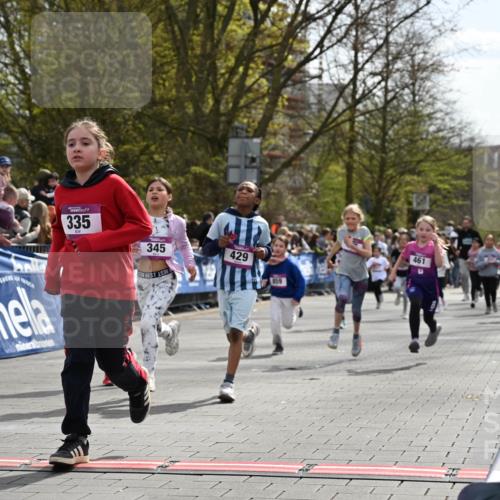 12.04.2026 - 45. Internationalen Wilhelmsburger Insellauf J. Mangold http://msf.ph/oto/9524254 12.04.2026 14:50:25 Ziel 397, 393, 376, 890, 500, 1037, 335, 370, 345, 429, 905, 461, 475, 859, 1840 meine-sportfotos.de