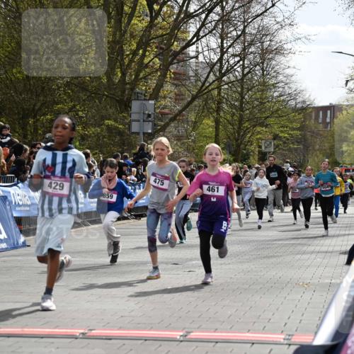 12.04.2026 - 45. Internationalen Wilhelmsburger Insellauf J. Mangold http://msf.ph/oto/9524258 12.04.2026 14:50:26 Ziel 376, 890, 500, 1037, 335, 370, 345, 429, 905, 461, 475, 859, 1840, 504, 333, 391, 407 meine-sportfotos.de