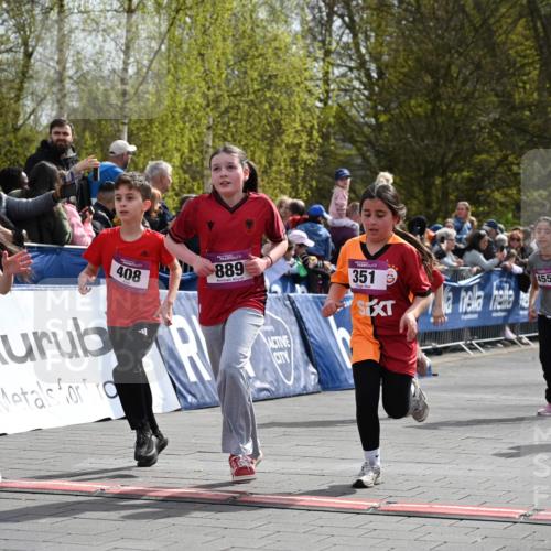 12.04.2026 - 45. Internationalen Wilhelmsburger Insellauf J. Mangold http://msf.ph/oto/9524380 12.04.2026 14:50:50 Ziel 1837, 609, 331, 626, 895, 357, 889, 408, 351, 893, 455, 388 meine-sportfotos.de