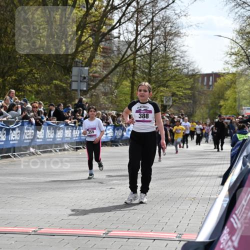 12.04.2026 - 45. Internationalen Wilhelmsburger Insellauf J. Mangold http://msf.ph/oto/9524385 12.04.2026 14:50:52 Ziel 626, 895, 357, 889, 408, 351, 893, 455, 388, 663, 359, 858 meine-sportfotos.de