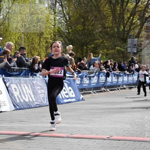 12.04.2026 - 45. Internationalen Wilhelmsburger Insellauf J. Mangold http://msf.ph/oto/9524411 12.04.2026 14:50:59 Ziel 663, 359, 858, 531, 493, 1822, 495, 1041, 1052, 116 meine-sportfotos.de