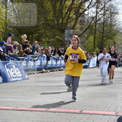 12.04.2026 - 45. Internationalen Wilhelmsburger Insellauf J. Mangold http://msf.ph/oto/9524431 12.04.2026 14:51:05 Ziel 495, 1041, 1052, 116, 593, 1042, 686, 536, 1047, 1074 meine-sportfotos.de