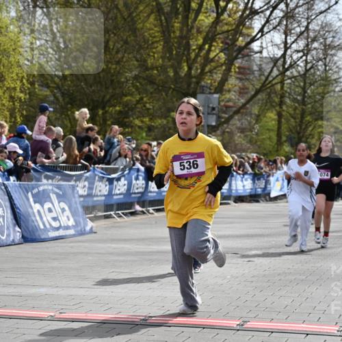 12.04.2026 - 45. Internationalen Wilhelmsburger Insellauf J. Mangold http://msf.ph/oto/9524435 12.04.2026 14:51:06 Ziel 495, 1041, 1052, 116, 593, 1042, 686, 536, 1047, 1074 meine-sportfotos.de
