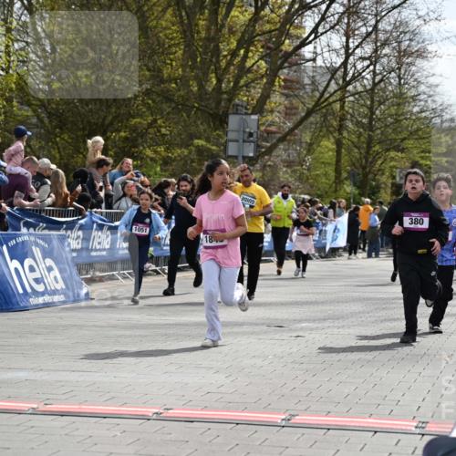12.04.2026 - 45. Internationalen Wilhelmsburger Insellauf J. Mangold http://msf.ph/oto/9524452 12.04.2026 14:51:13 Ziel 1054, 1843, 380, 435, 1051, 544 meine-sportfotos.de