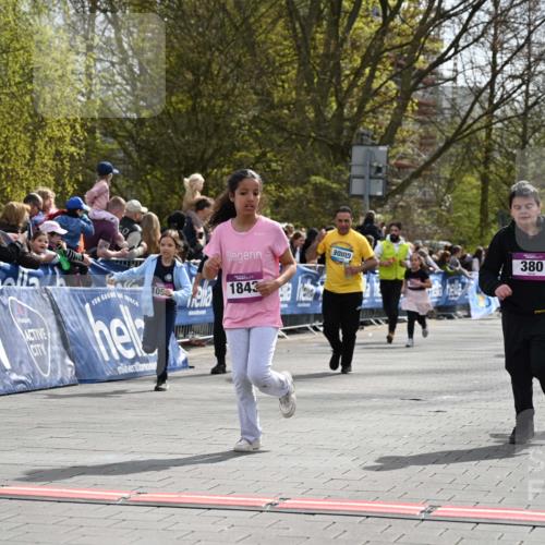 12.04.2026 - 45. Internationalen Wilhelmsburger Insellauf J. Mangold http://msf.ph/oto/9524461 12.04.2026 14:51:13 Ziel 1054, 1843, 380, 435, 1051, 544 meine-sportfotos.de