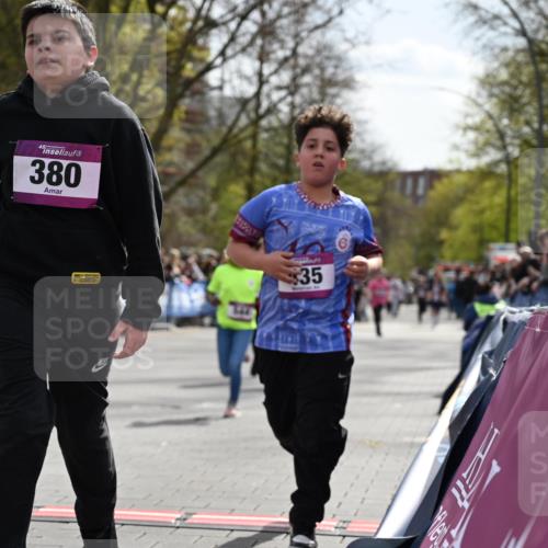 12.04.2026 - 45. Internationalen Wilhelmsburger Insellauf J. Mangold http://msf.ph/oto/9524472 12.04.2026 14:51:15 Ziel 1054, 1843, 380, 435, 1051, 544, 444, 868, 852 meine-sportfotos.de