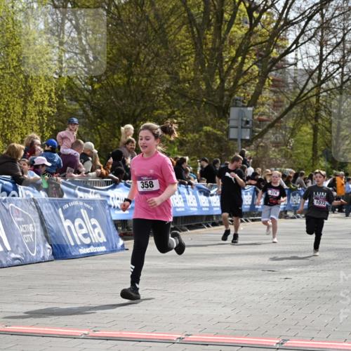 12.04.2026 - 45. Internationalen Wilhelmsburger Insellauf J. Mangold http://msf.ph/oto/9524497 12.04.2026 14:51:22 Ziel 444, 868, 852, 358, 1072, 374 meine-sportfotos.de