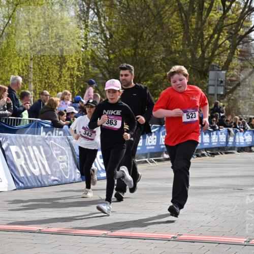 12.04.2026 - 45. Internationalen Wilhelmsburger Insellauf J. Mangold http://msf.ph/oto/9524566 12.04.2026 14:51:38 Ziel 1071, 523, 363, 342, 505 meine-sportfotos.de