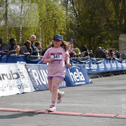 12.04.2026 - 45. Internationalen Wilhelmsburger Insellauf J. Mangold http://msf.ph/oto/9524664 12.04.2026 14:52:09 Ziel 341 meine-sportfotos.de