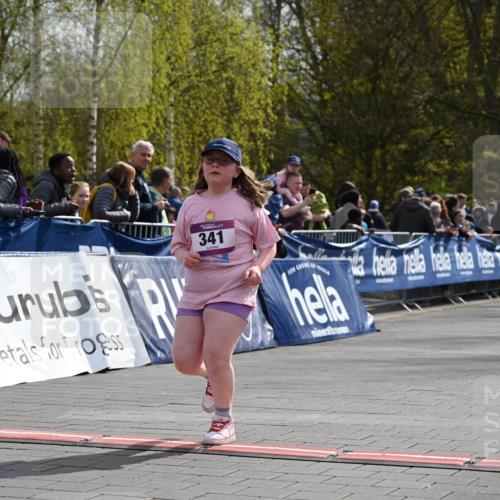 12.04.2026 - 45. Internationalen Wilhelmsburger Insellauf J. Mangold http://msf.ph/oto/9524665 12.04.2026 14:52:09 Ziel 341 meine-sportfotos.de