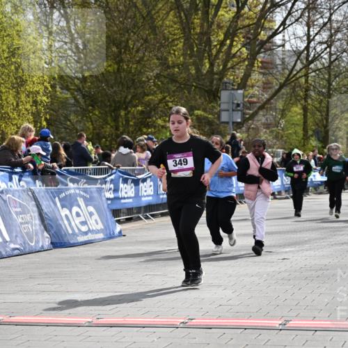 12.04.2026 - 45. Internationalen Wilhelmsburger Insellauf J. Mangold http://msf.ph/oto/9524677 12.04.2026 14:52:17 Ziel 349, 581 meine-sportfotos.de
