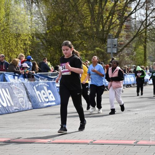 12.04.2026 - 45. Internationalen Wilhelmsburger Insellauf J. Mangold http://msf.ph/oto/9524682 12.04.2026 14:52:18 Ziel 349, 581 meine-sportfotos.de