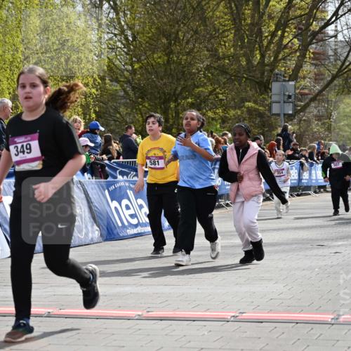 12.04.2026 - 45. Internationalen Wilhelmsburger Insellauf J. Mangold http://msf.ph/oto/9524685 12.04.2026 14:52:18 Ziel 349, 581 meine-sportfotos.de