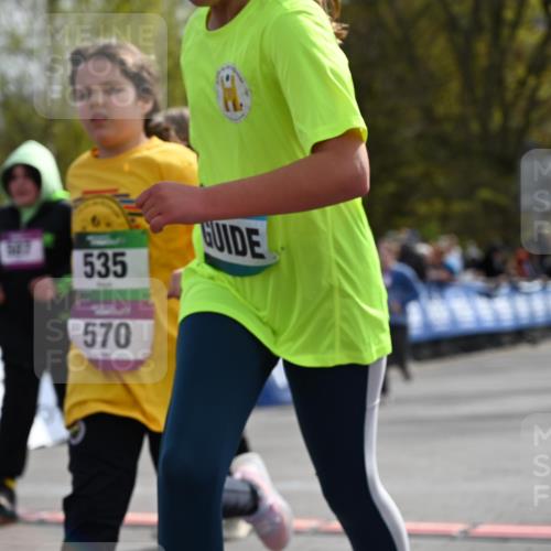 12.04.2026 - 45. Internationalen Wilhelmsburger Insellauf J. Mangold http://msf.ph/oto/9524707 12.04.2026 14:52:26 Ziel 570, 354, 507, 498 meine-sportfotos.de