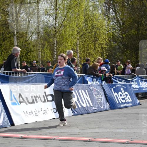12.04.2026 - 45. Internationalen Wilhelmsburger Insellauf J. Mangold http://msf.ph/oto/9524712 12.04.2026 14:52:28 Ziel 570, 354, 507, 498 meine-sportfotos.de