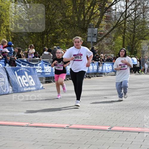 12.04.2026 - 45. Internationalen Wilhelmsburger Insellauf J. Mangold http://msf.ph/oto/9524727 12.04.2026 14:52:37 Ziel 1053, 546, 1803 meine-sportfotos.de