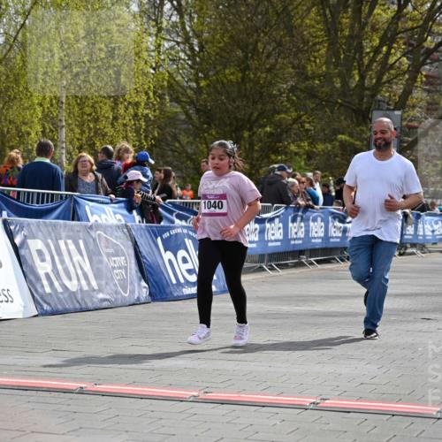 12.04.2026 - 45. Internationalen Wilhelmsburger Insellauf J. Mangold http://msf.ph/oto/9524755 12.04.2026 14:53:01 Ziel 1040, 509 meine-sportfotos.de